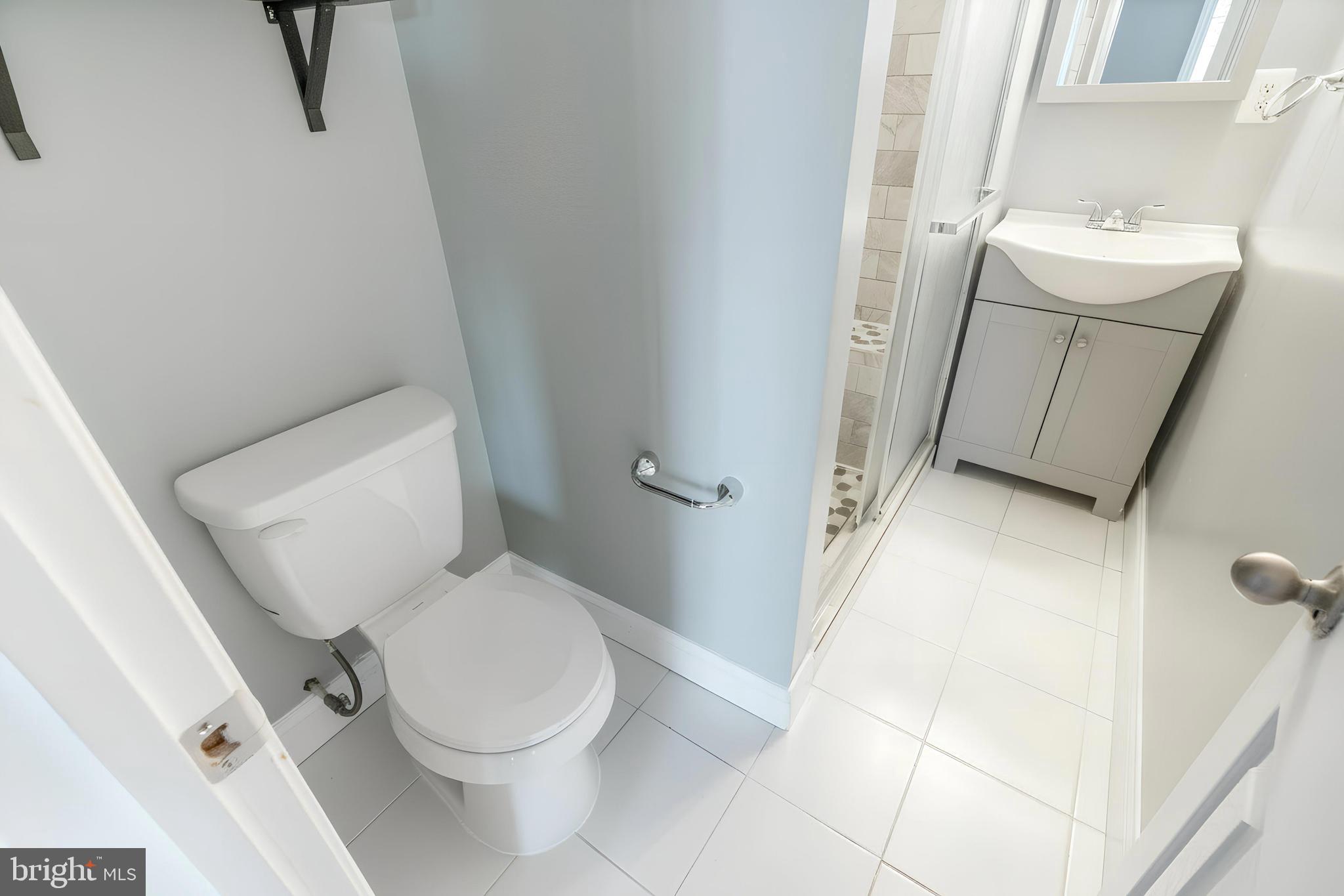 2343 LONDON BRIDGE DRIVE