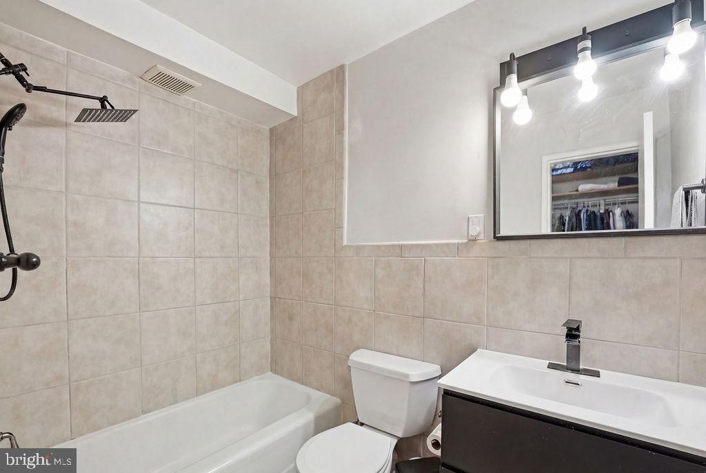 111 LEE AVENUE 302