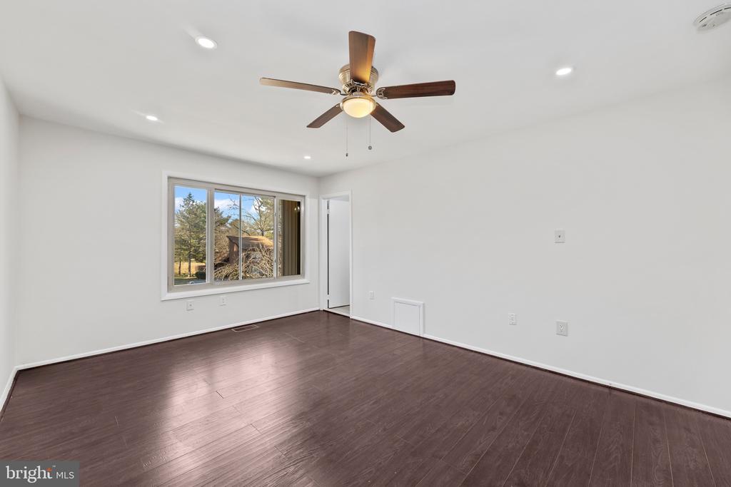 9052 CENTERWAY ROAD
