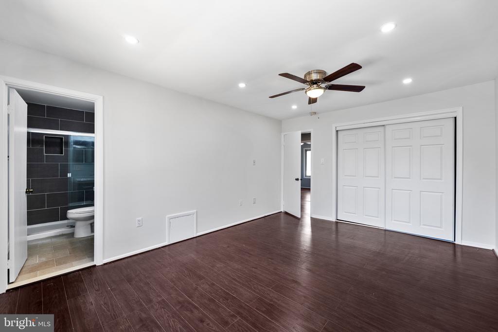 9052 CENTERWAY ROAD