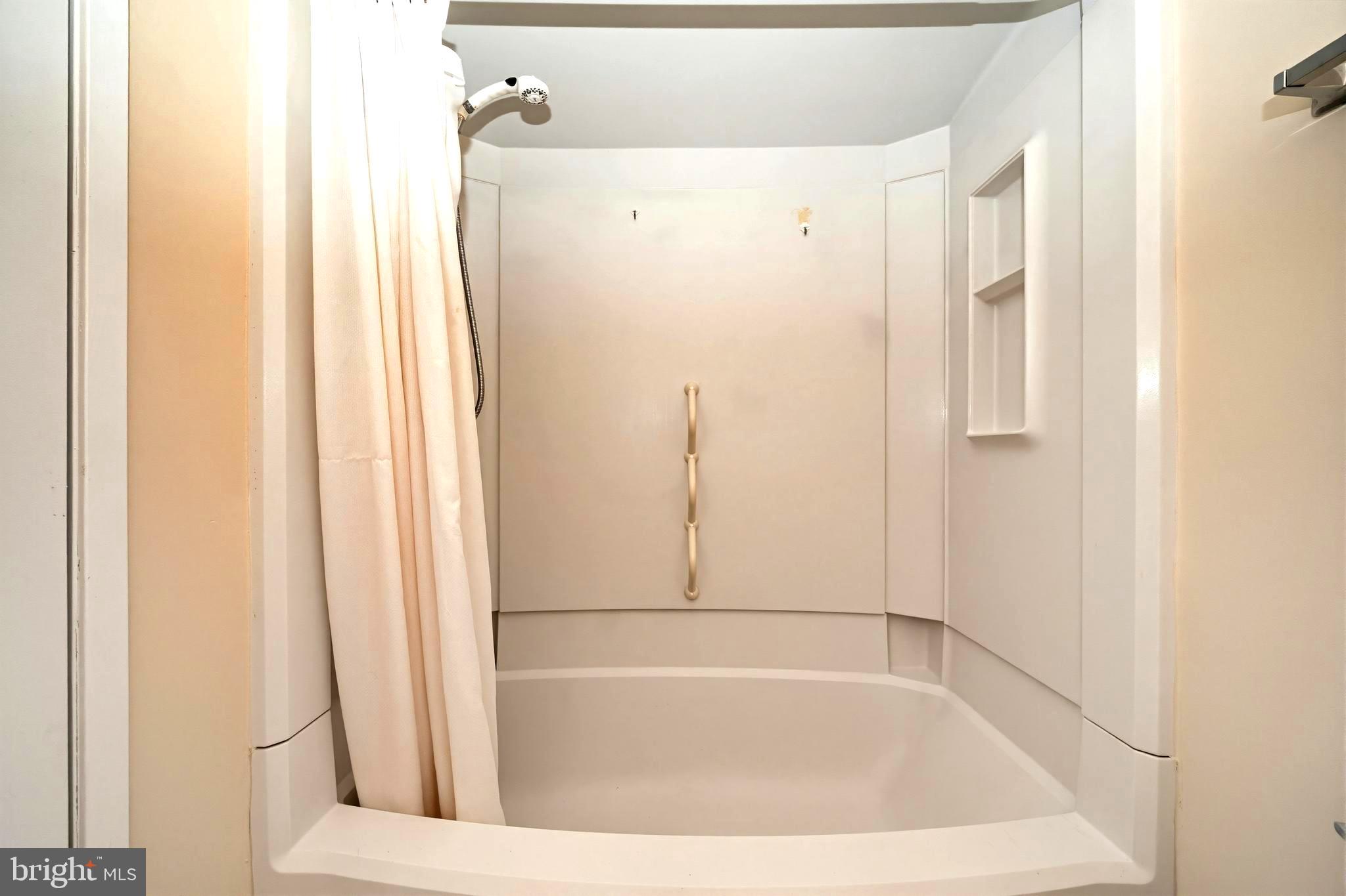 15115 INTERLACHEN 3-621