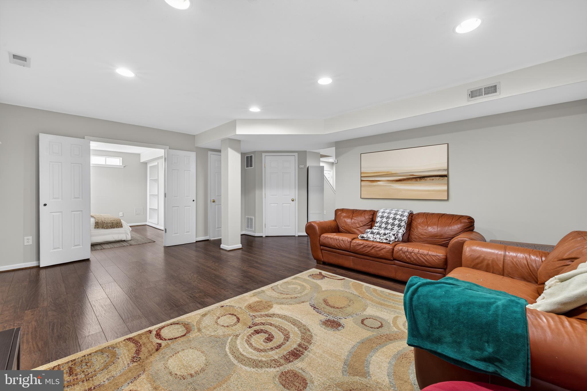 7810 HERITAGE FARM DRIVE