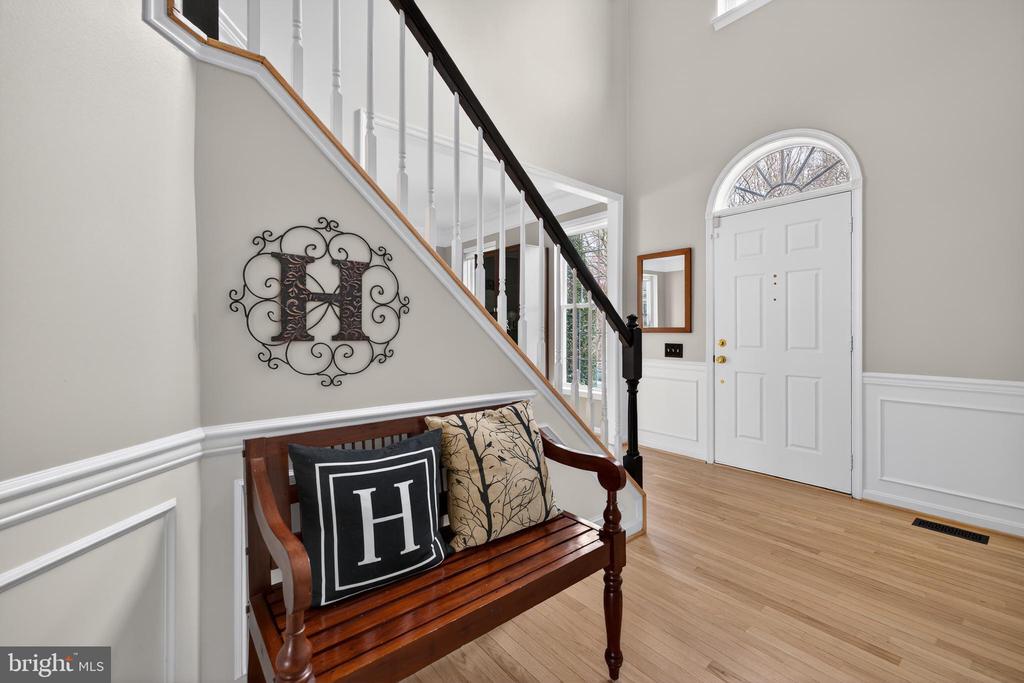 7810 HERITAGE FARM DRIVE