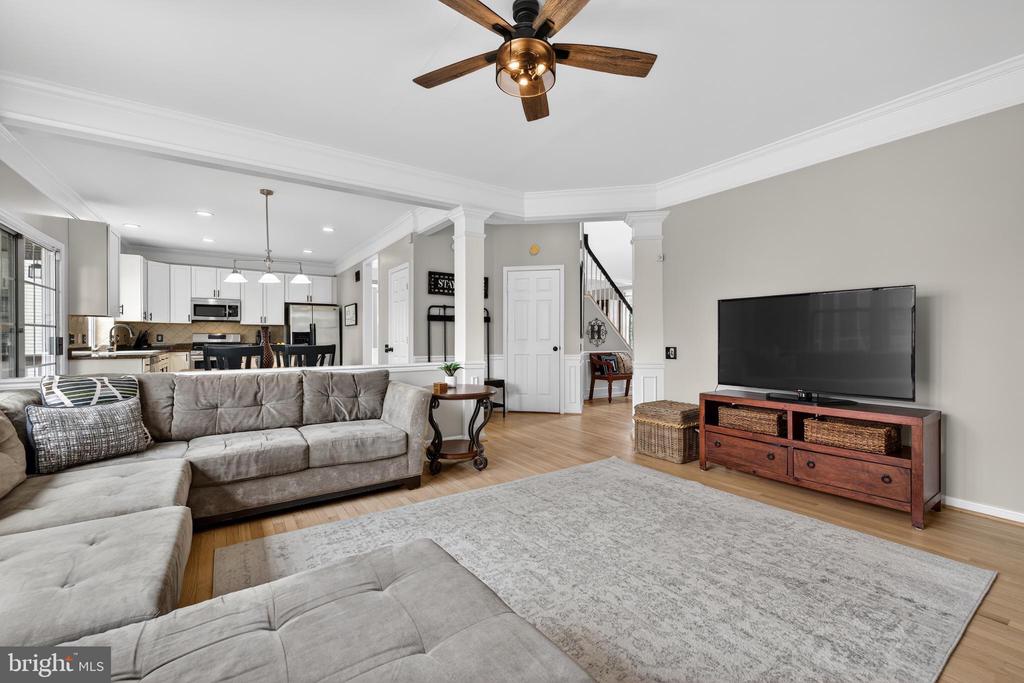 7810 HERITAGE FARM DRIVE