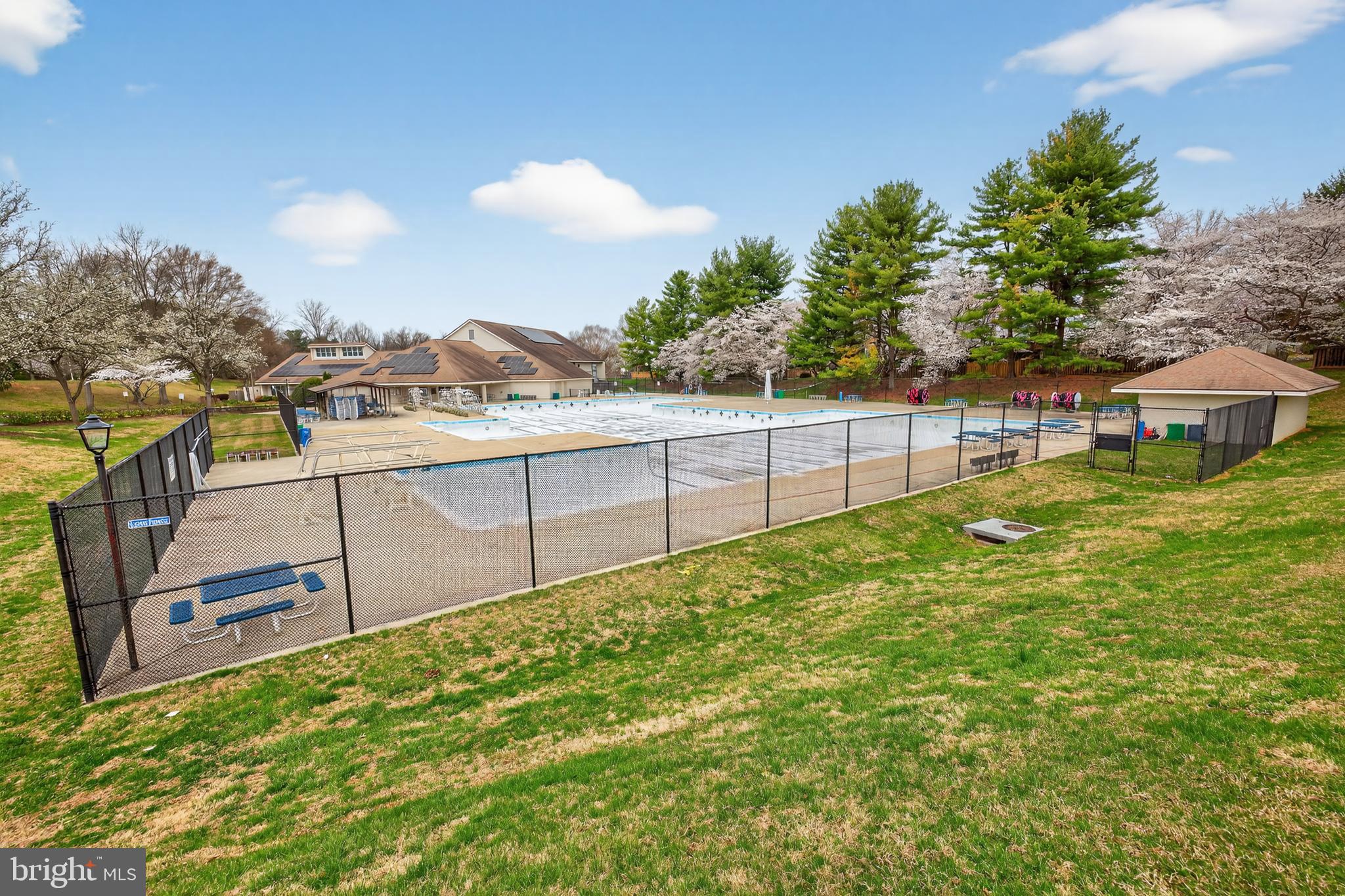 7810 HERITAGE FARM DRIVE