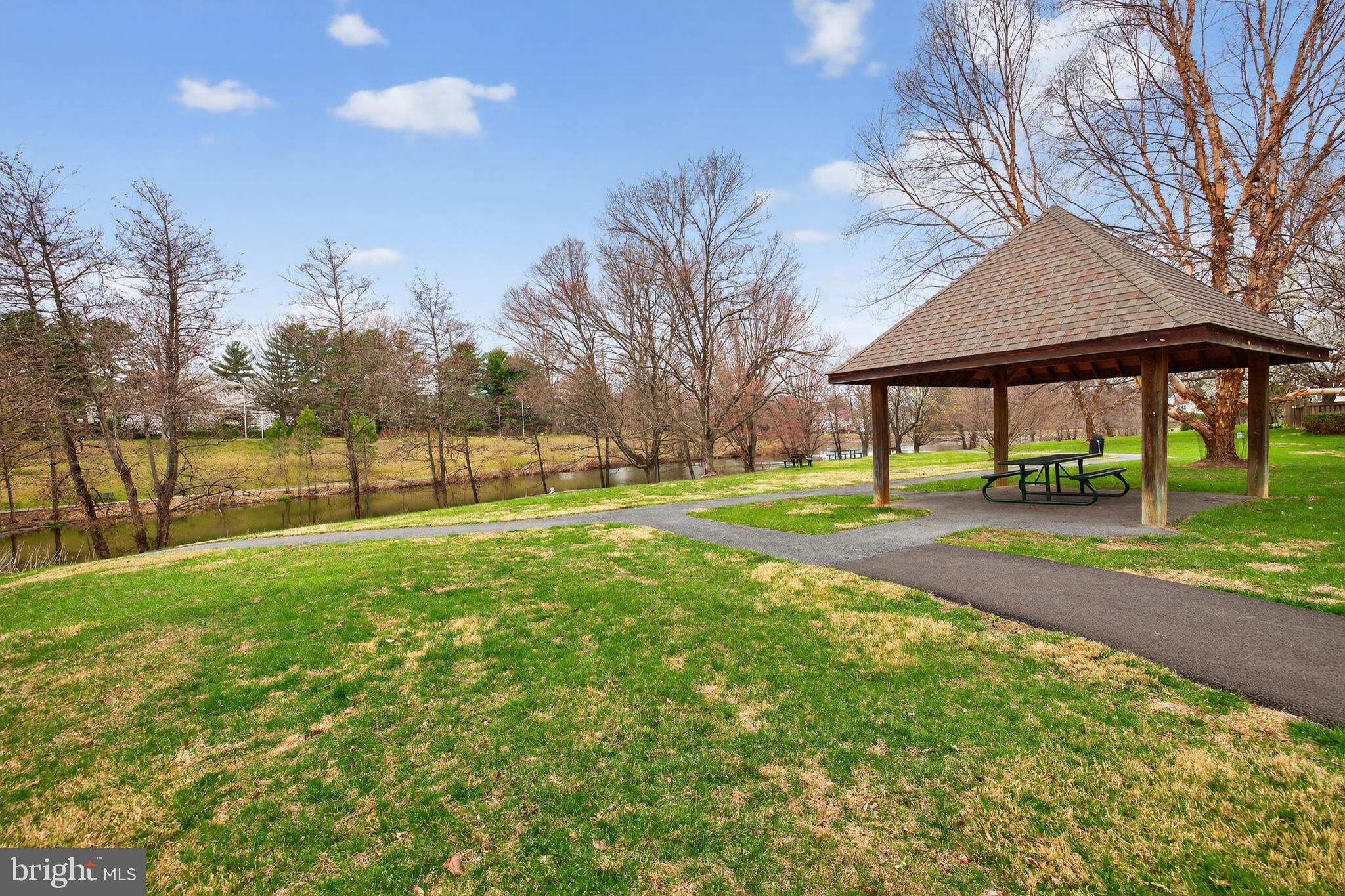 7810 HERITAGE FARM DRIVE
