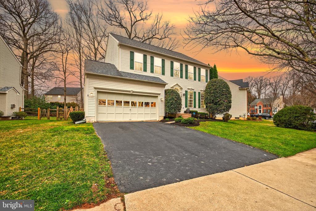 7810 HERITAGE FARM DRIVE