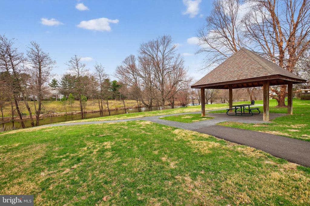 7810 HERITAGE FARM DRIVE