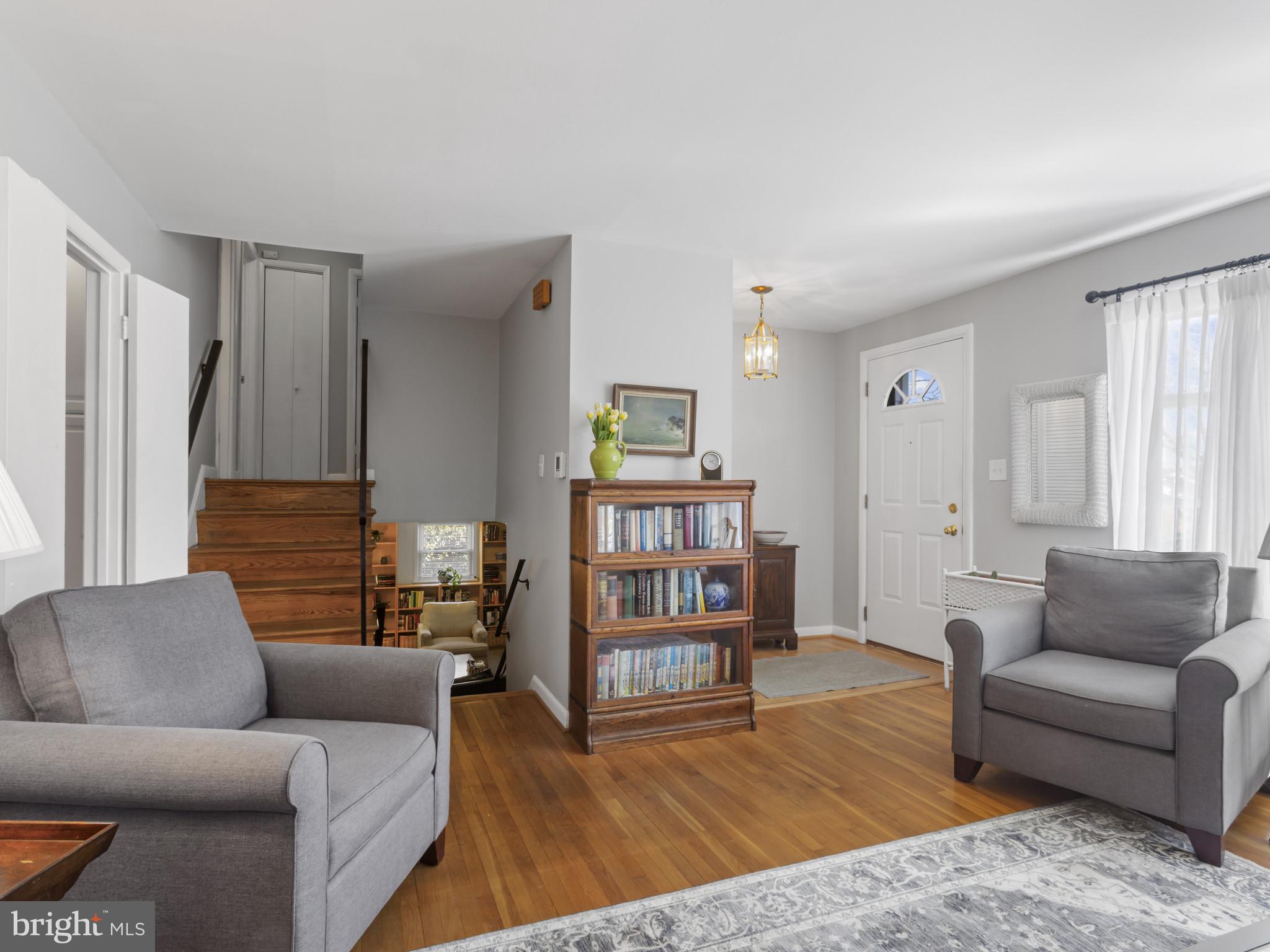 935 LOXFORD TERRACE