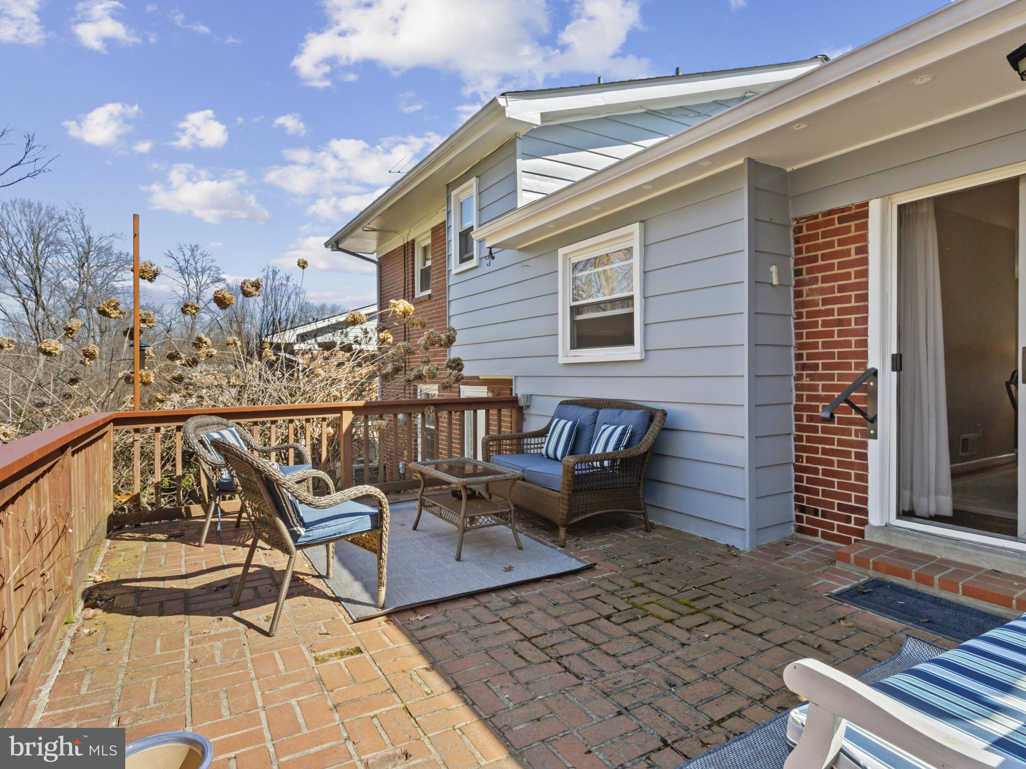935 LOXFORD TERRACE