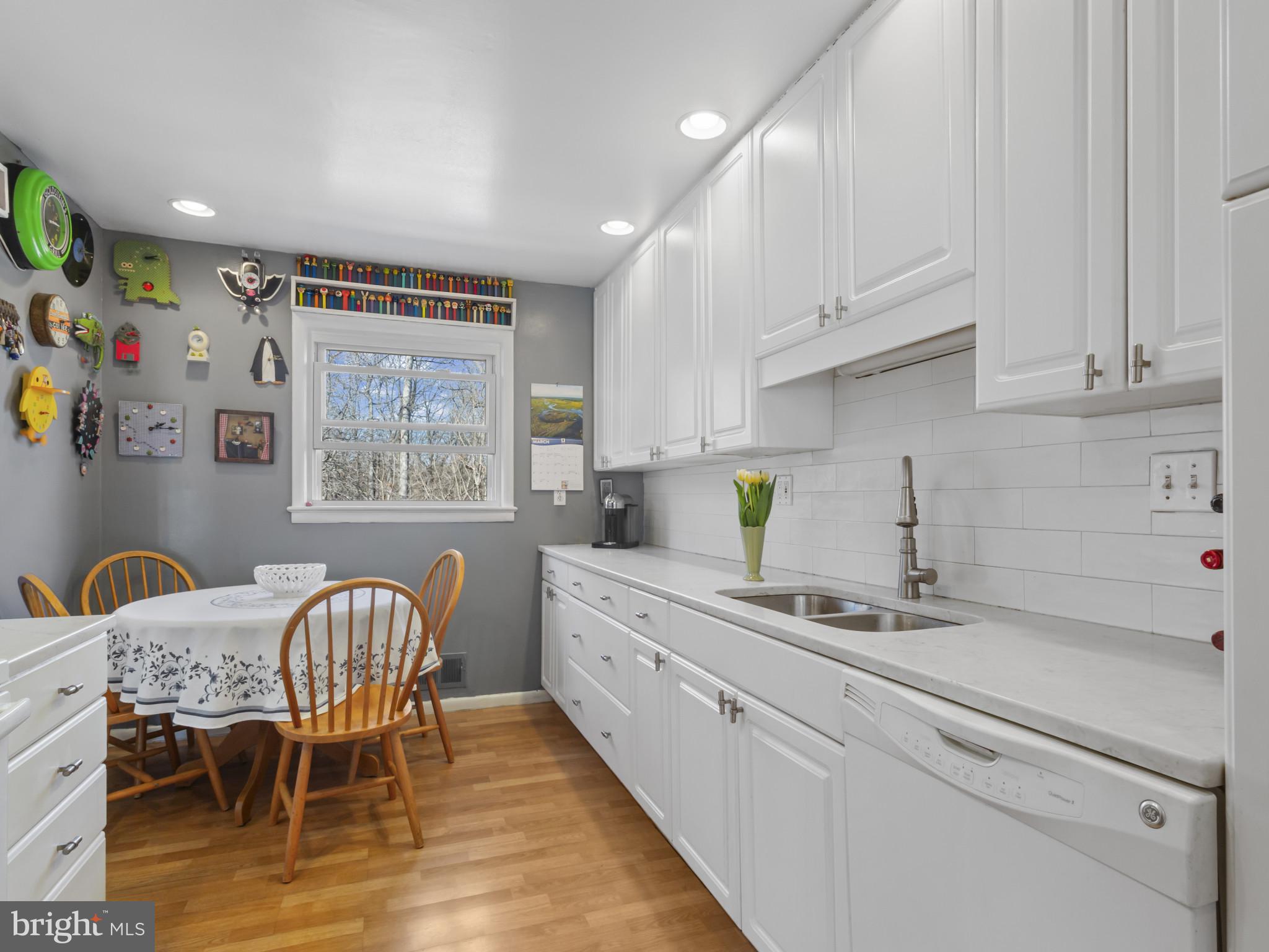 935 LOXFORD TERRACE