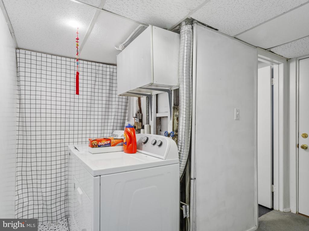 935 LOXFORD TERRACE