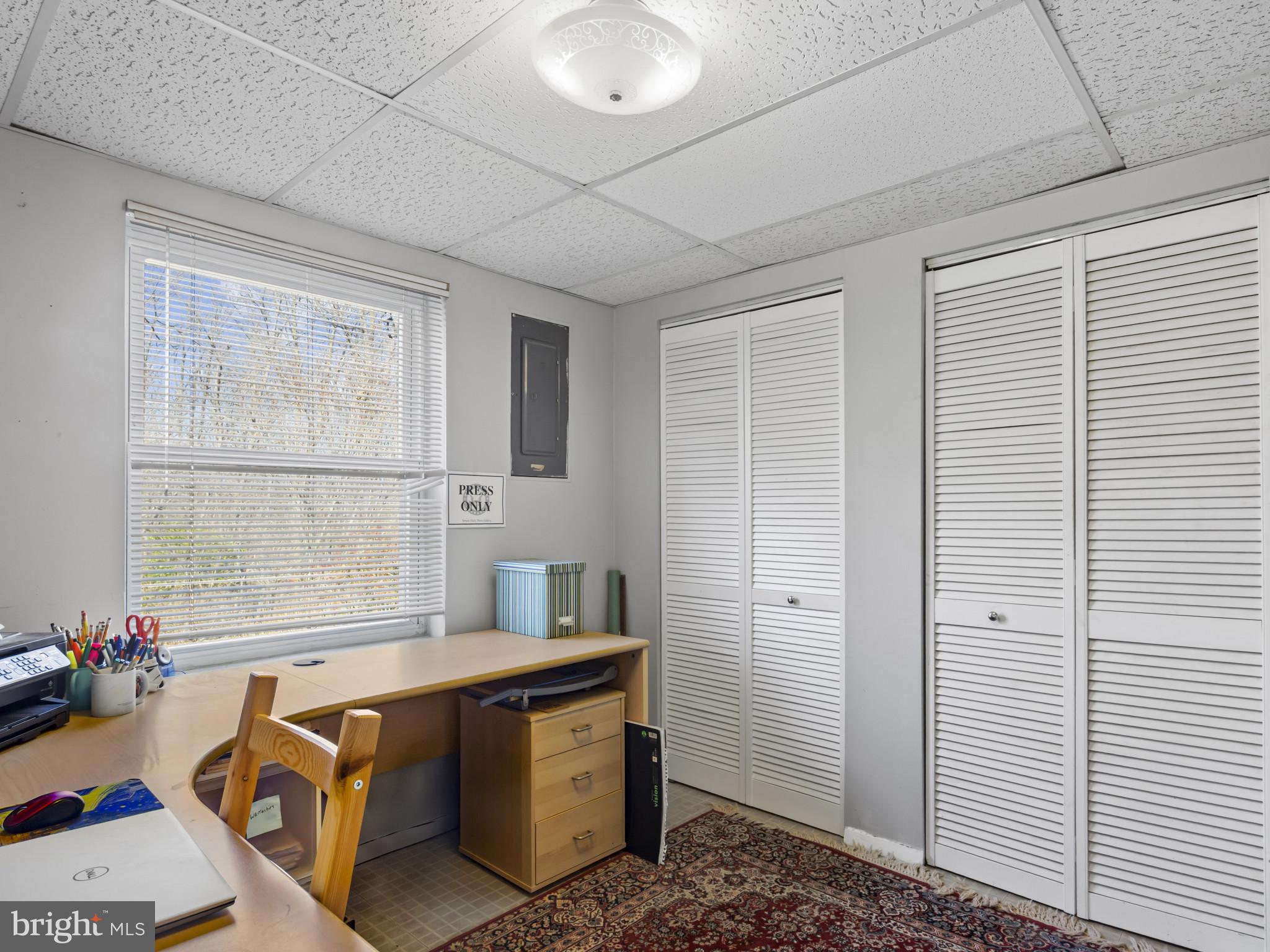 935 LOXFORD TERRACE