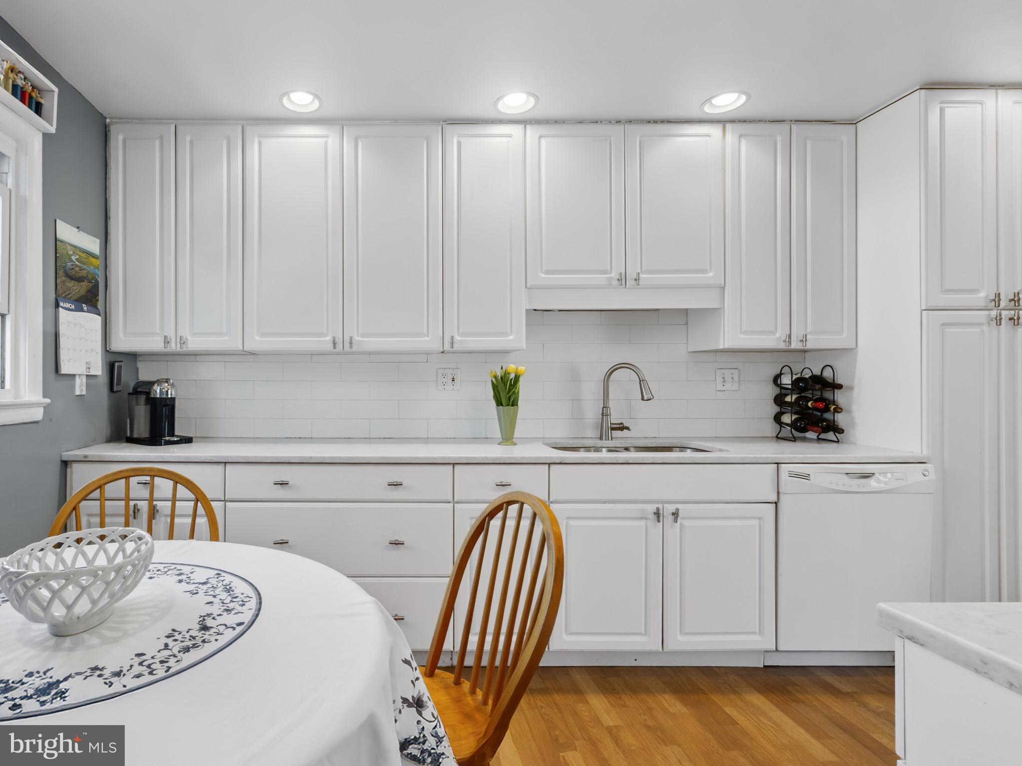935 LOXFORD TERRACE