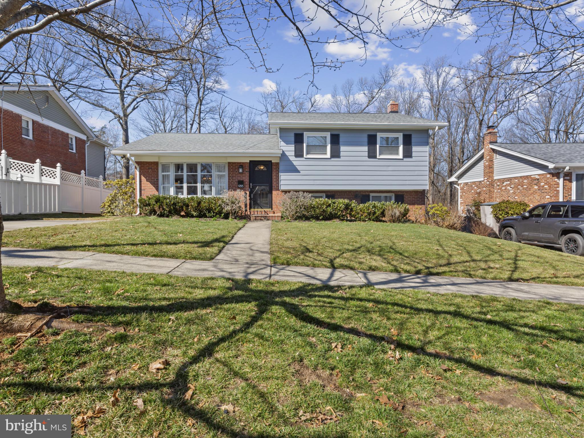 935 LOXFORD TERRACE