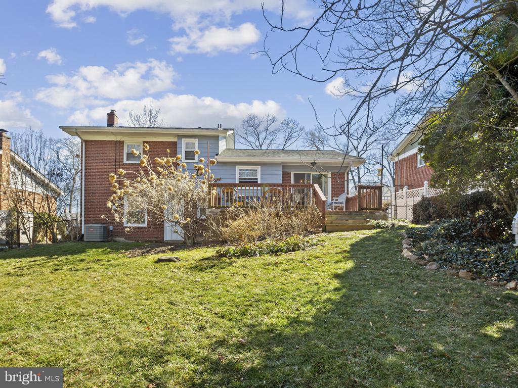 935 LOXFORD TERRACE