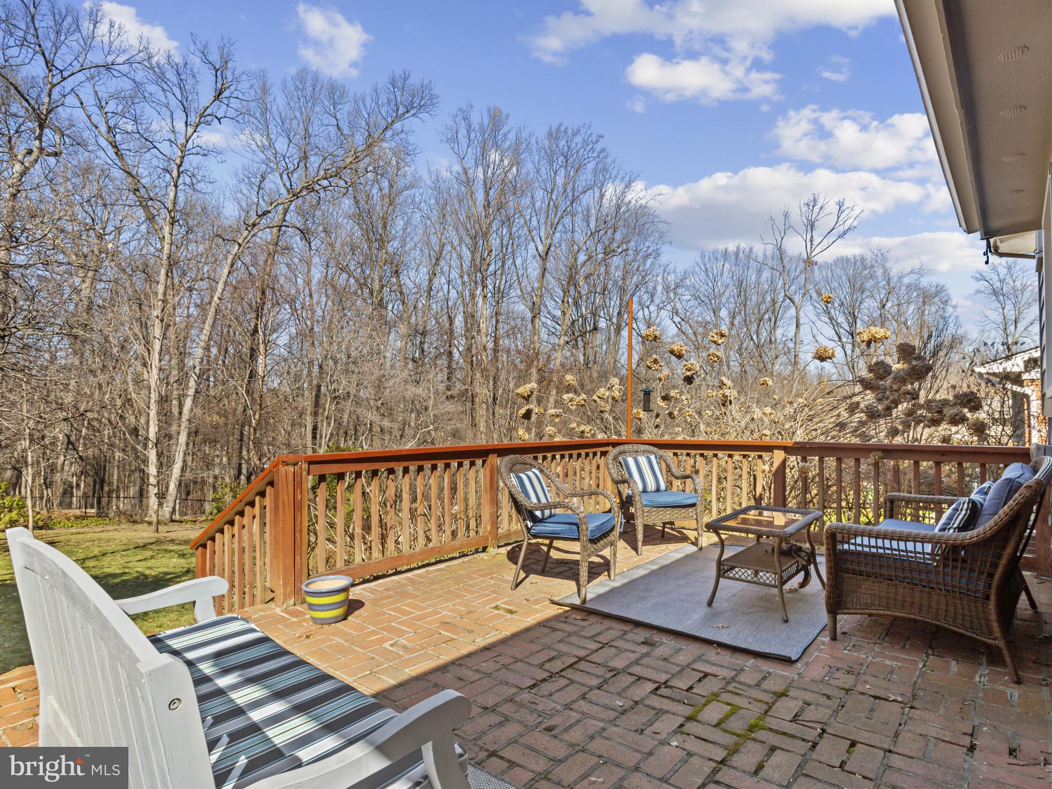 935 LOXFORD TERRACE