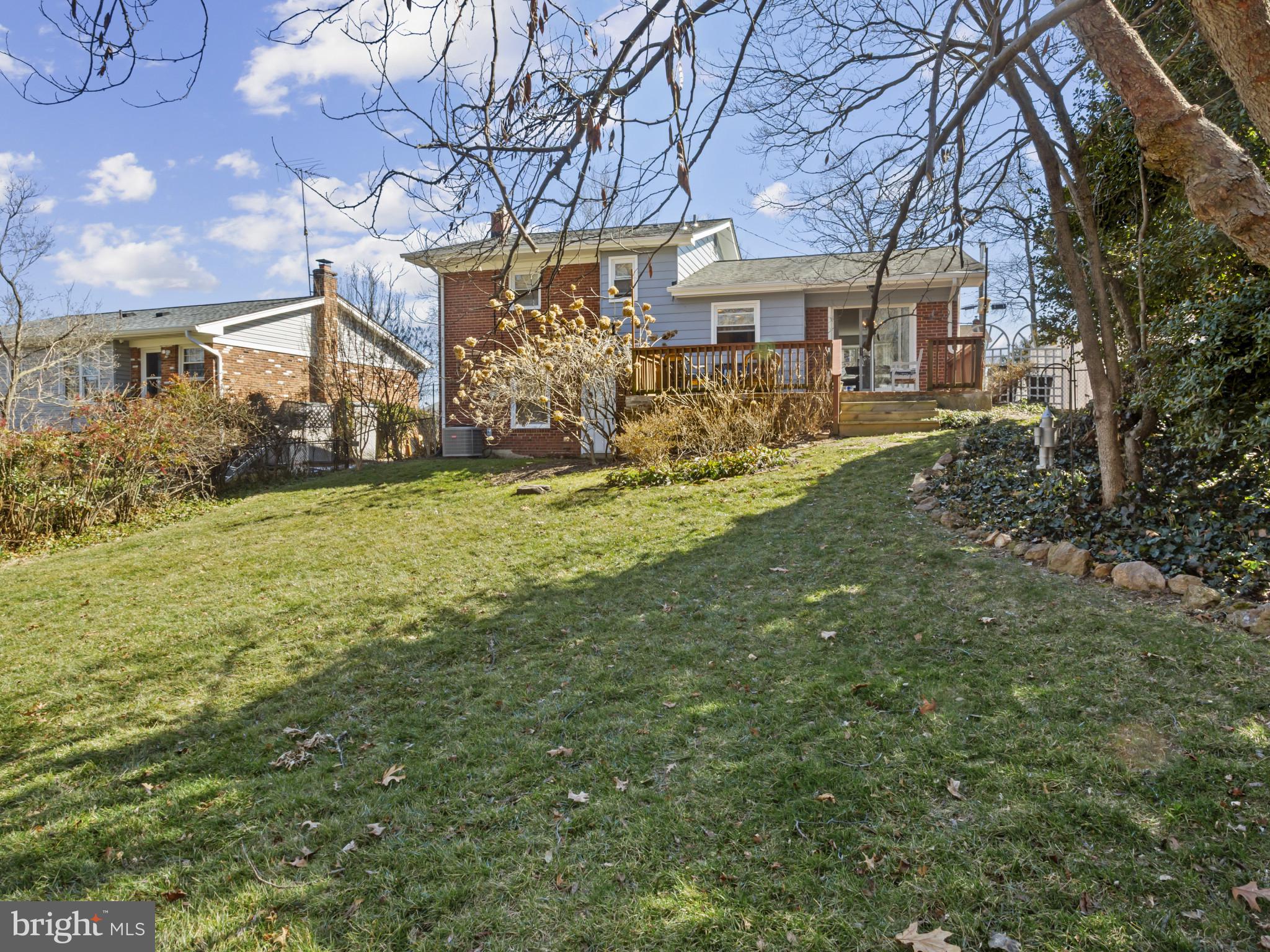 935 LOXFORD TERRACE