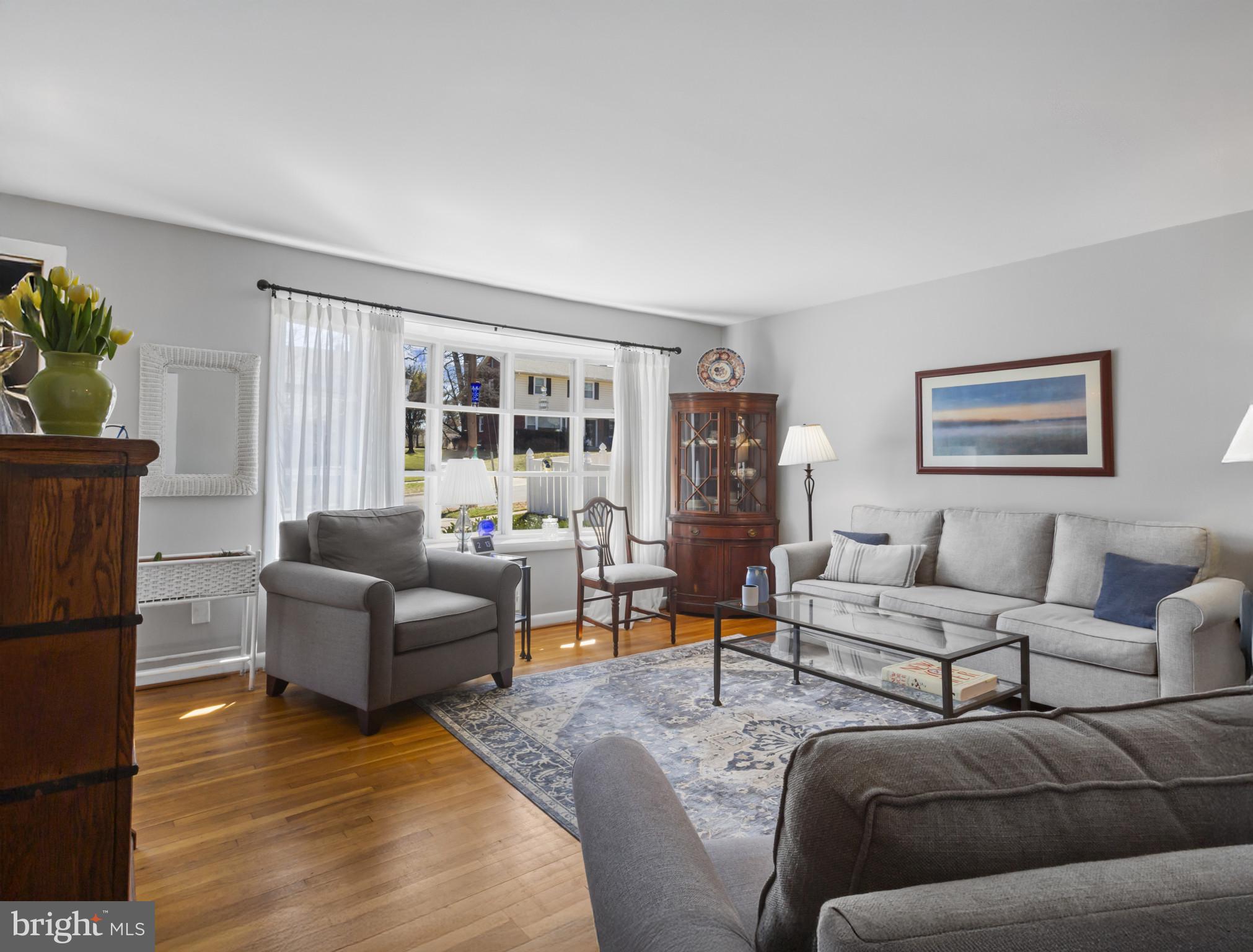 935 LOXFORD TERRACE