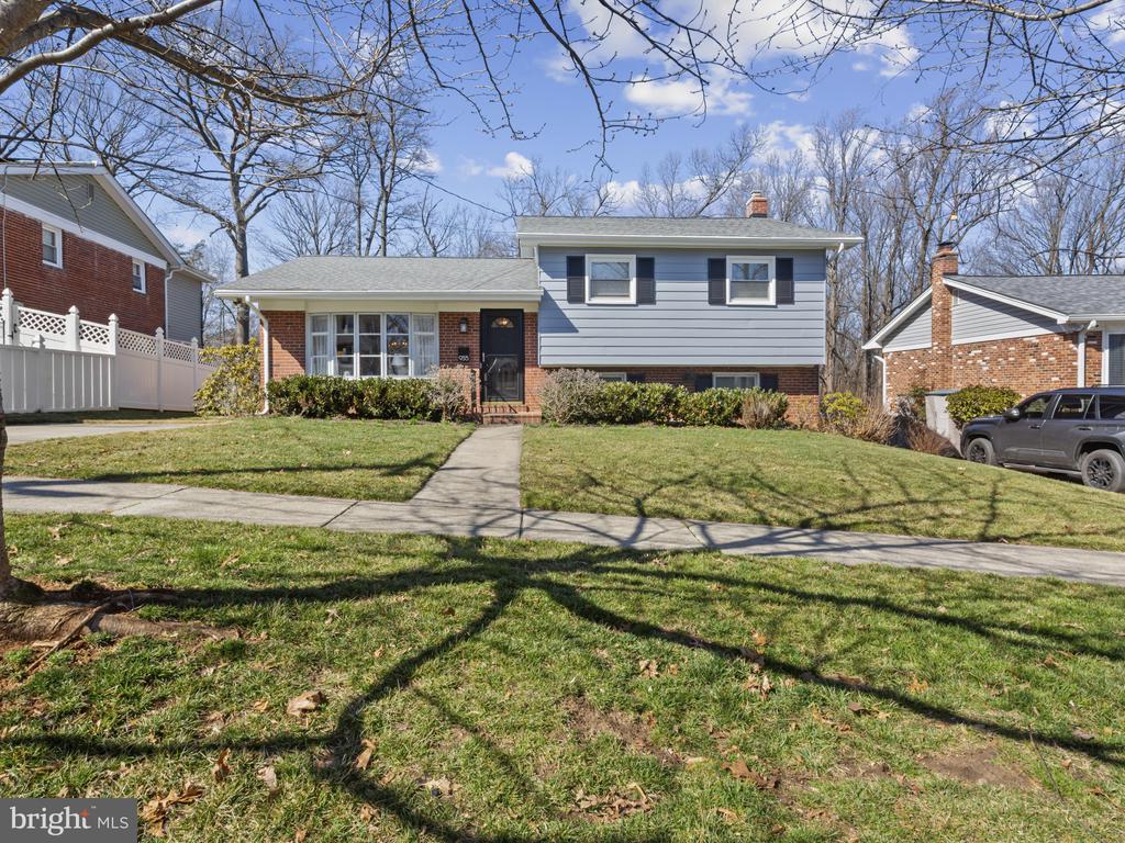 935 LOXFORD TERRACE
