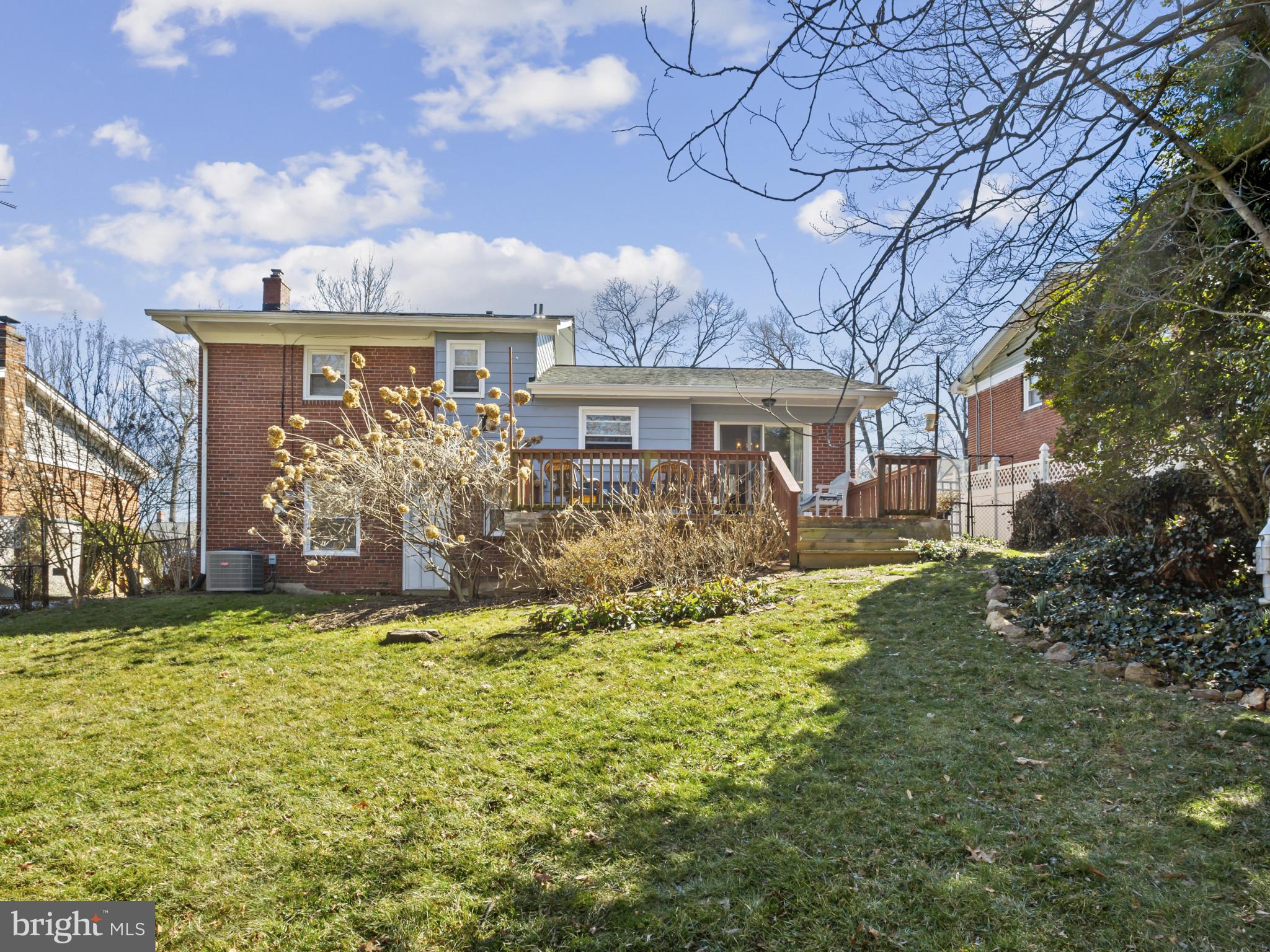 935 LOXFORD TERRACE