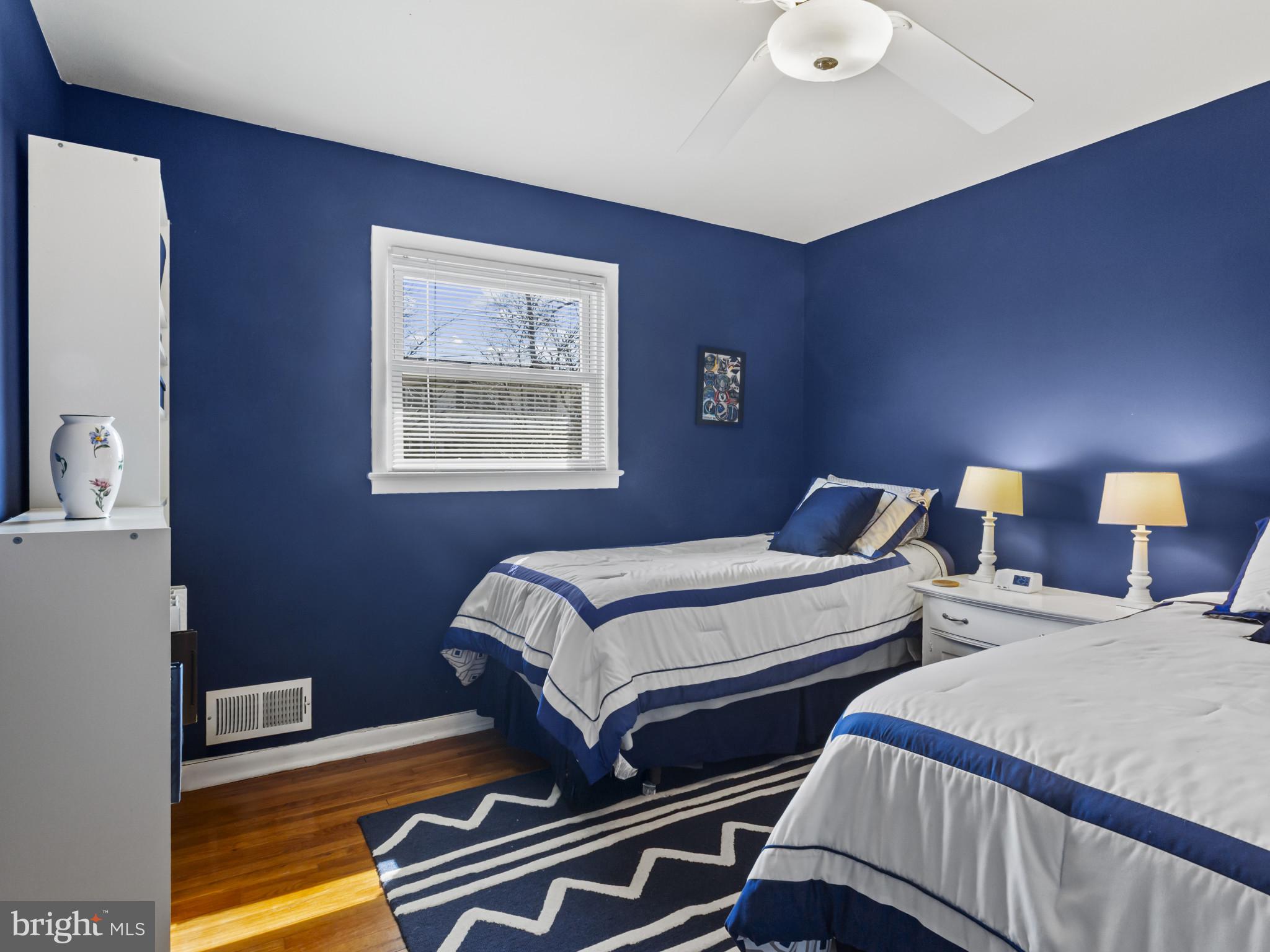 935 LOXFORD TERRACE