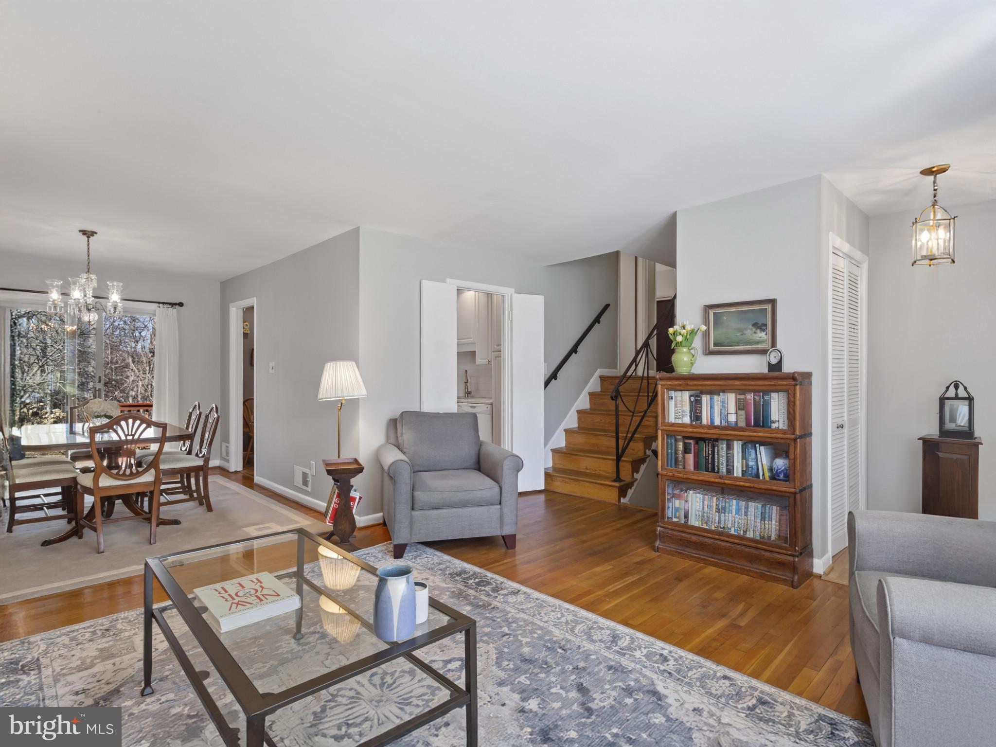 935 LOXFORD TERRACE