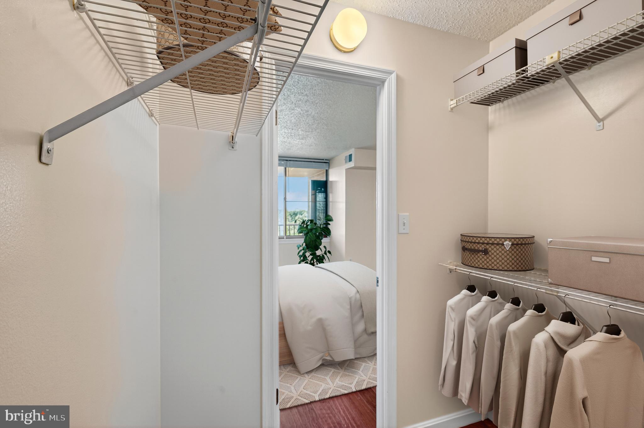 10101 GROSVENOR PLACE 1603