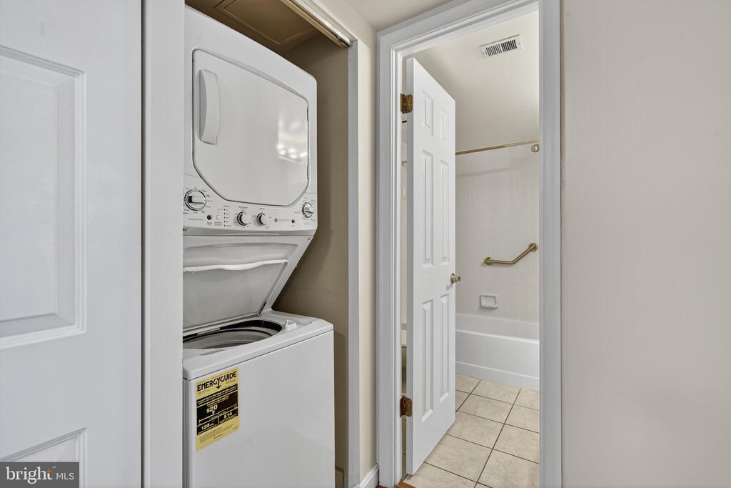 10101 GROSVENOR PLACE 1603