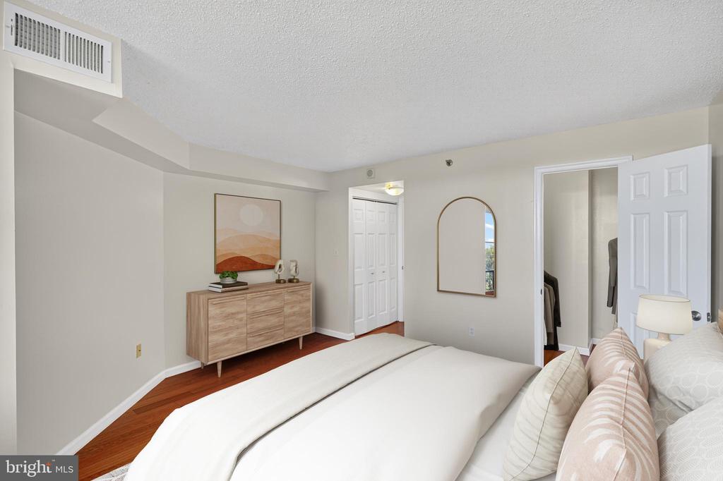 10101 GROSVENOR PLACE 1603