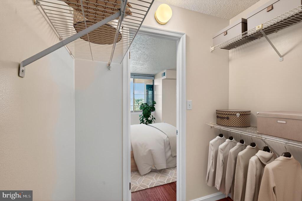 10101 GROSVENOR PLACE 1603