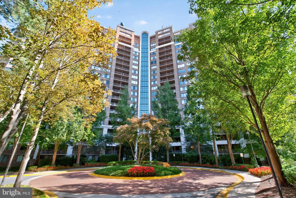 10101 GROSVENOR PLACE 1603
