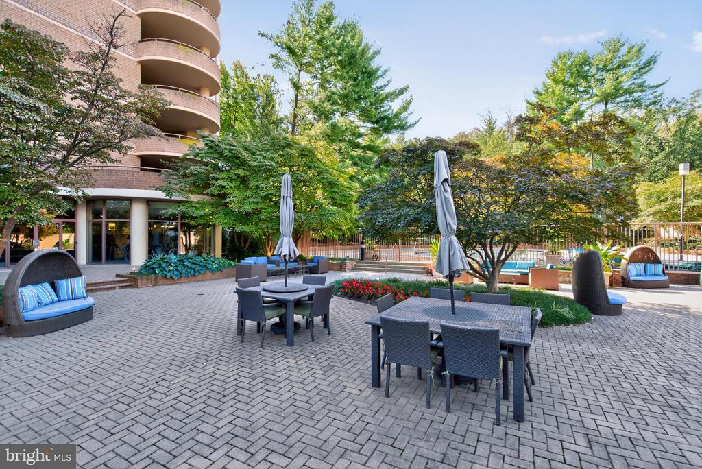 10101 GROSVENOR PLACE 1603