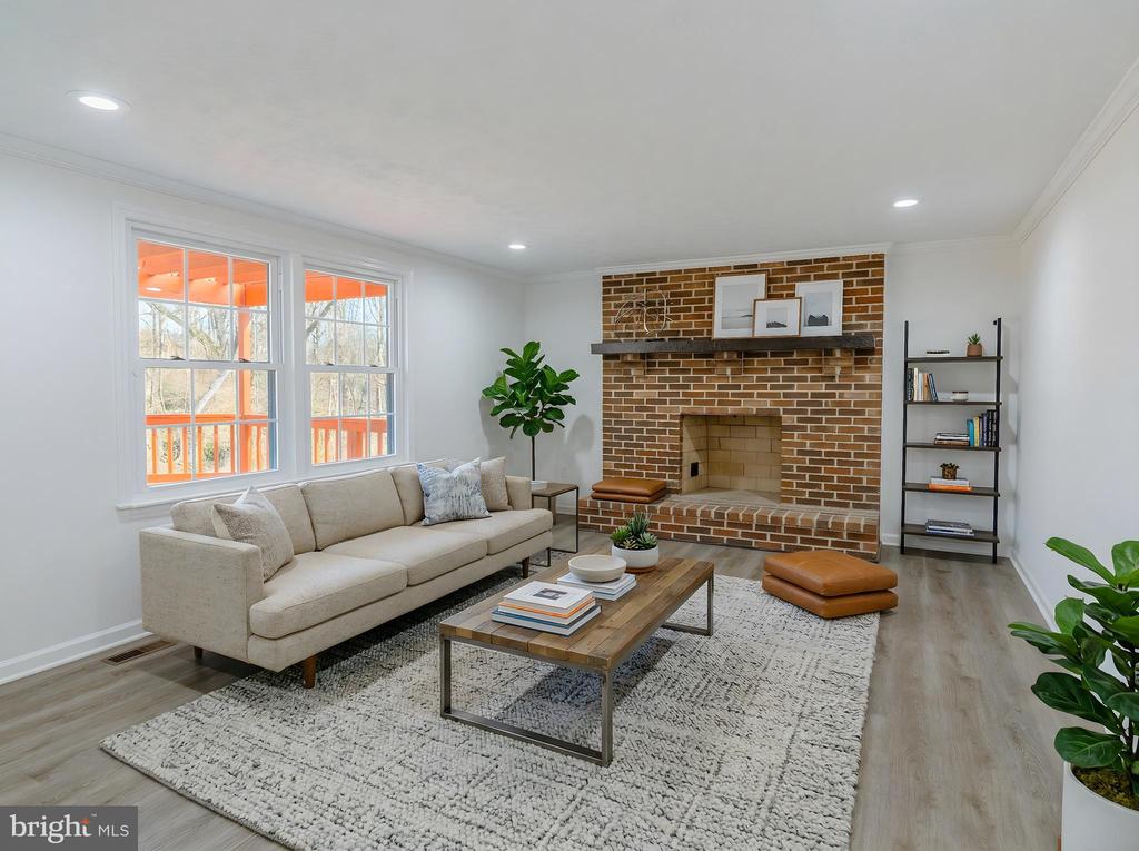 1316 WINDMILL LANE