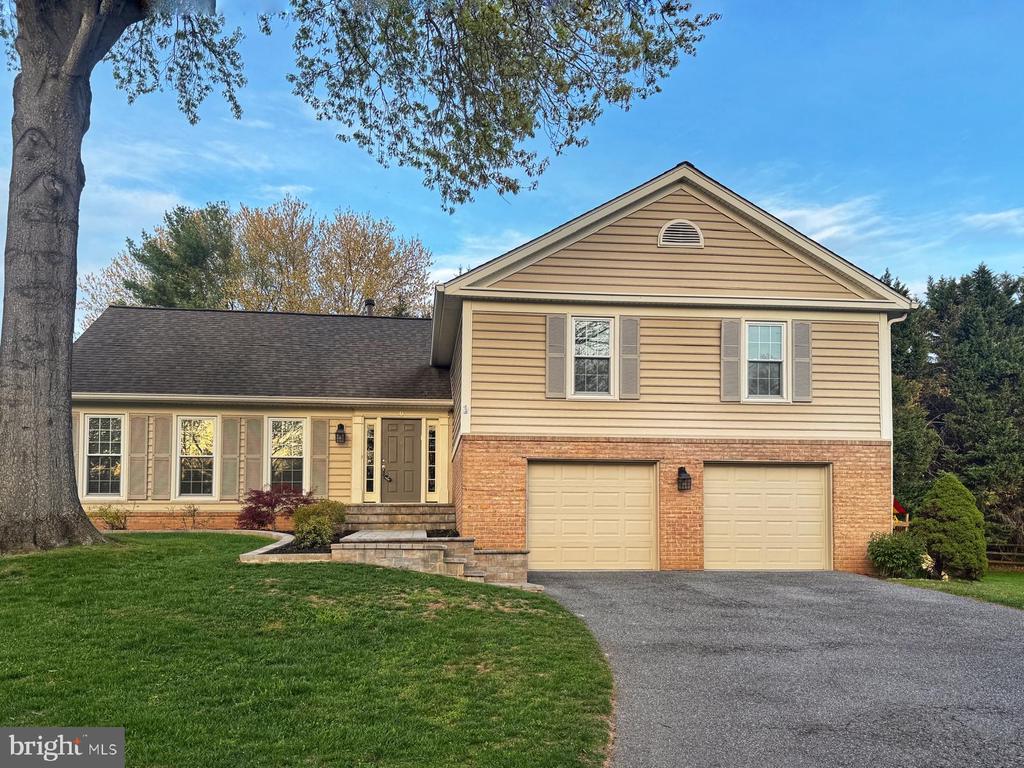 6 CHANCELET COURT