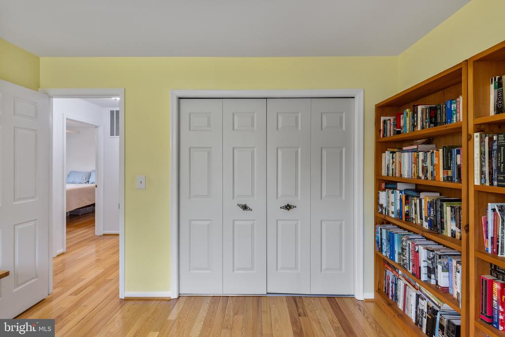 6 CHANCELET COURT