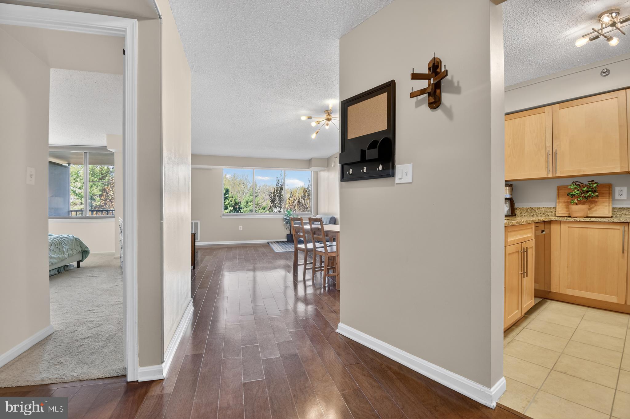 10101 GROSVENOR 701