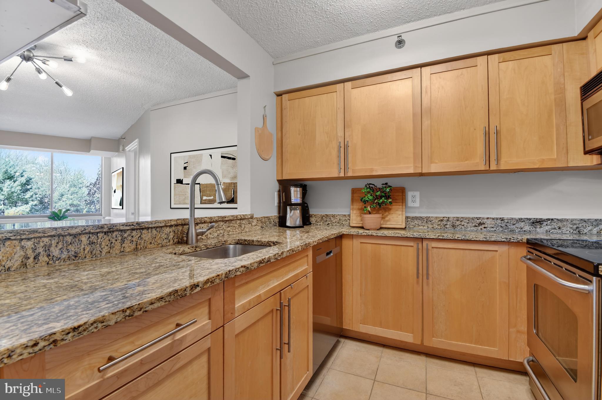 10101 GROSVENOR 701