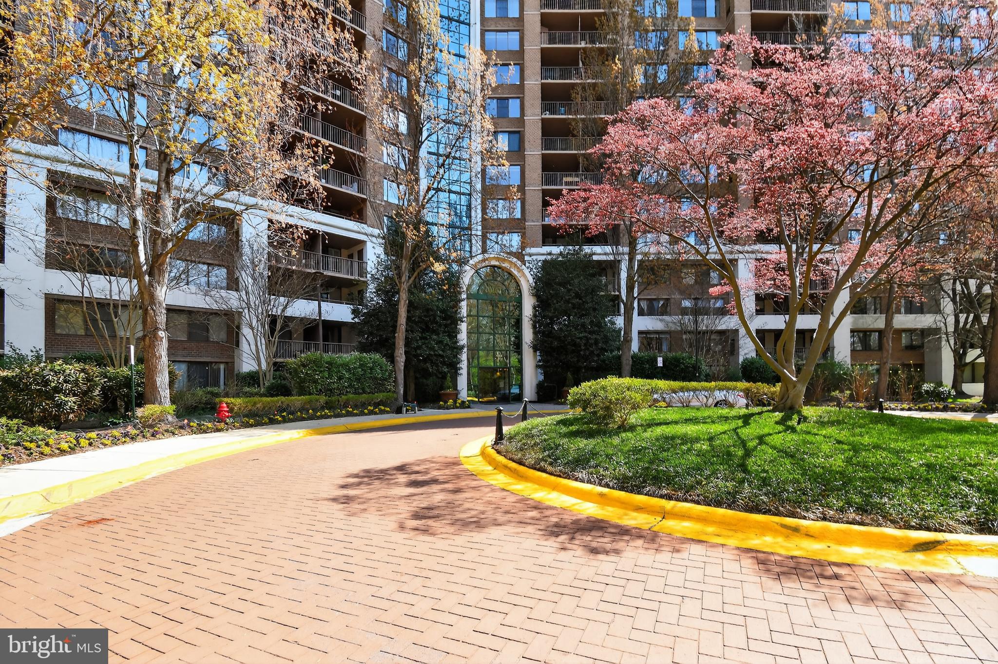 10101 GROSVENOR 701