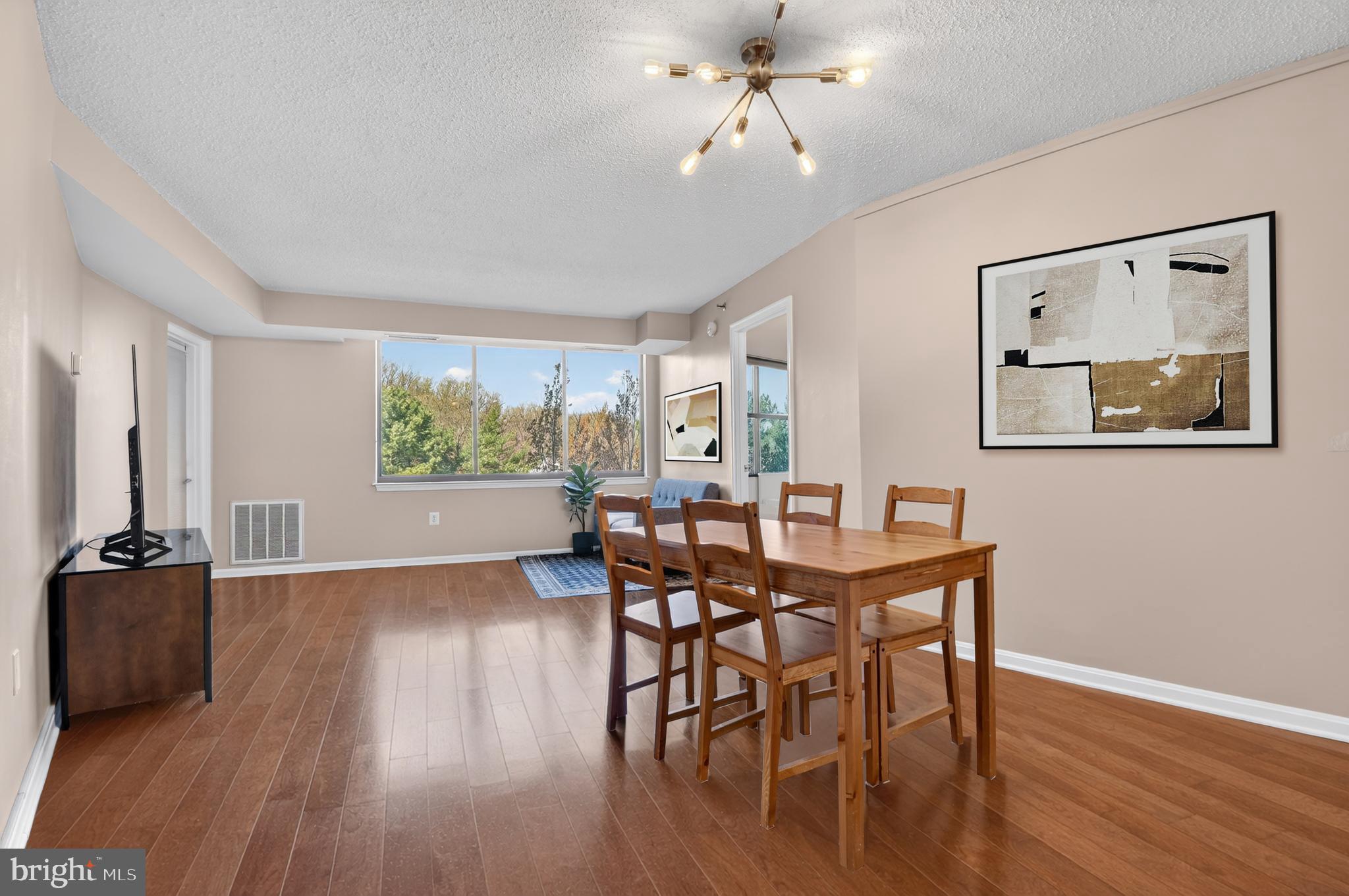 10101 GROSVENOR 701