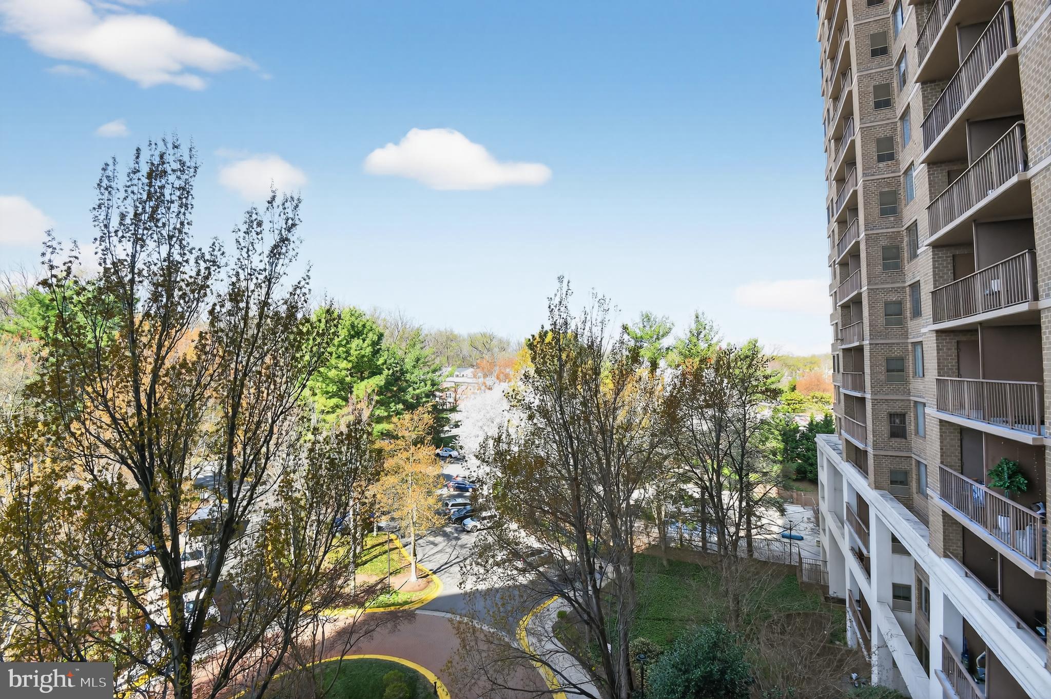 10101 GROSVENOR 701