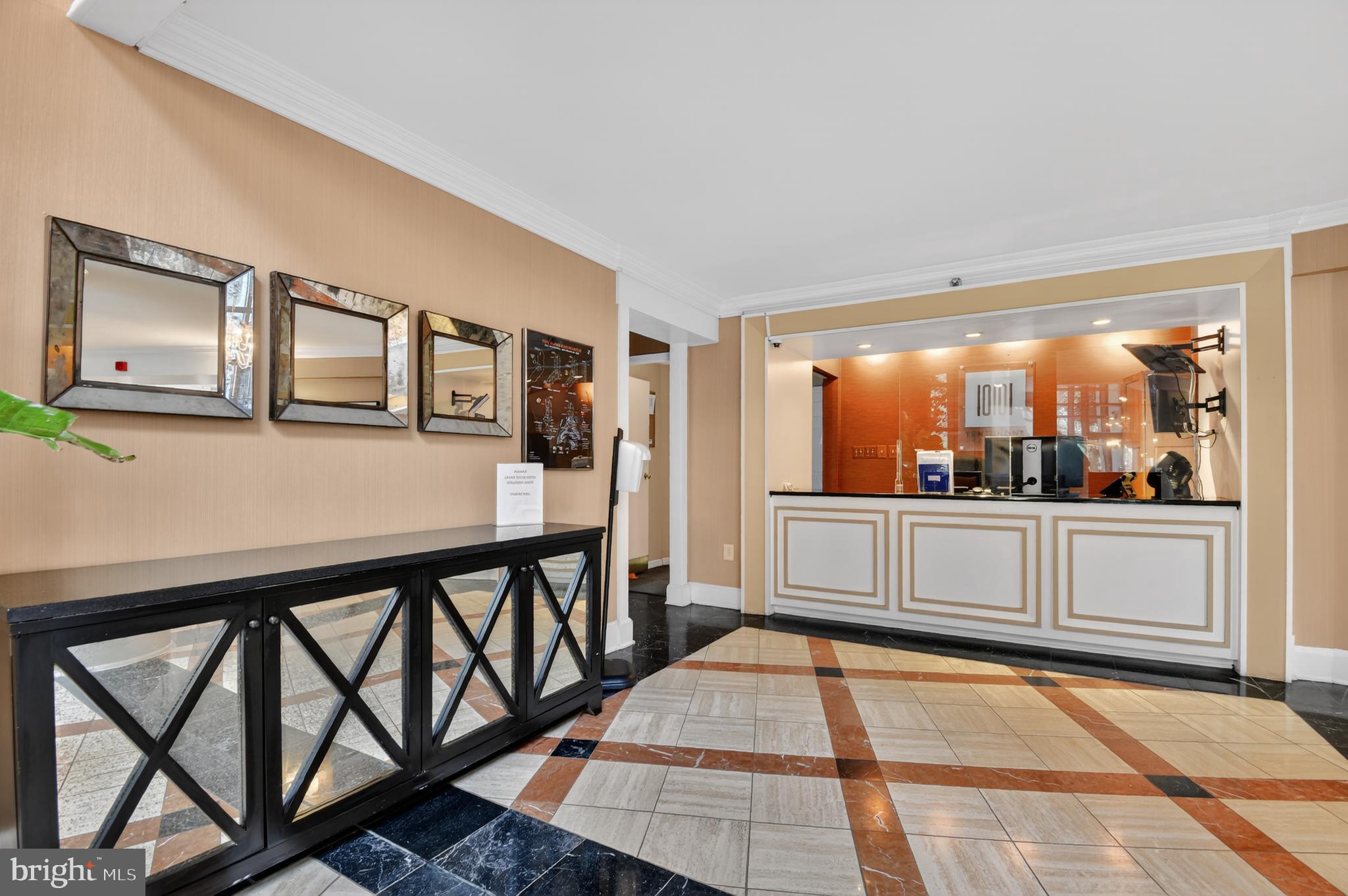 10101 GROSVENOR 701