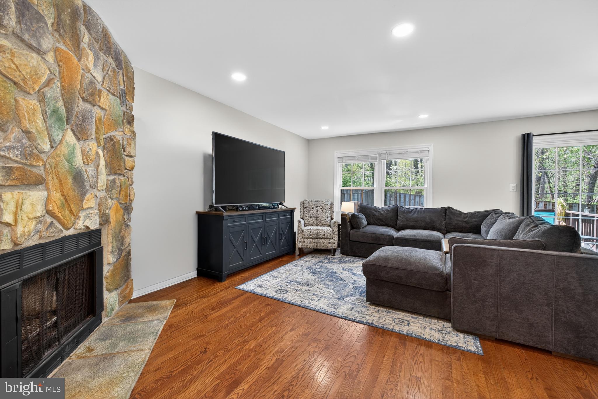 1327 CARLSBAD DRIVE