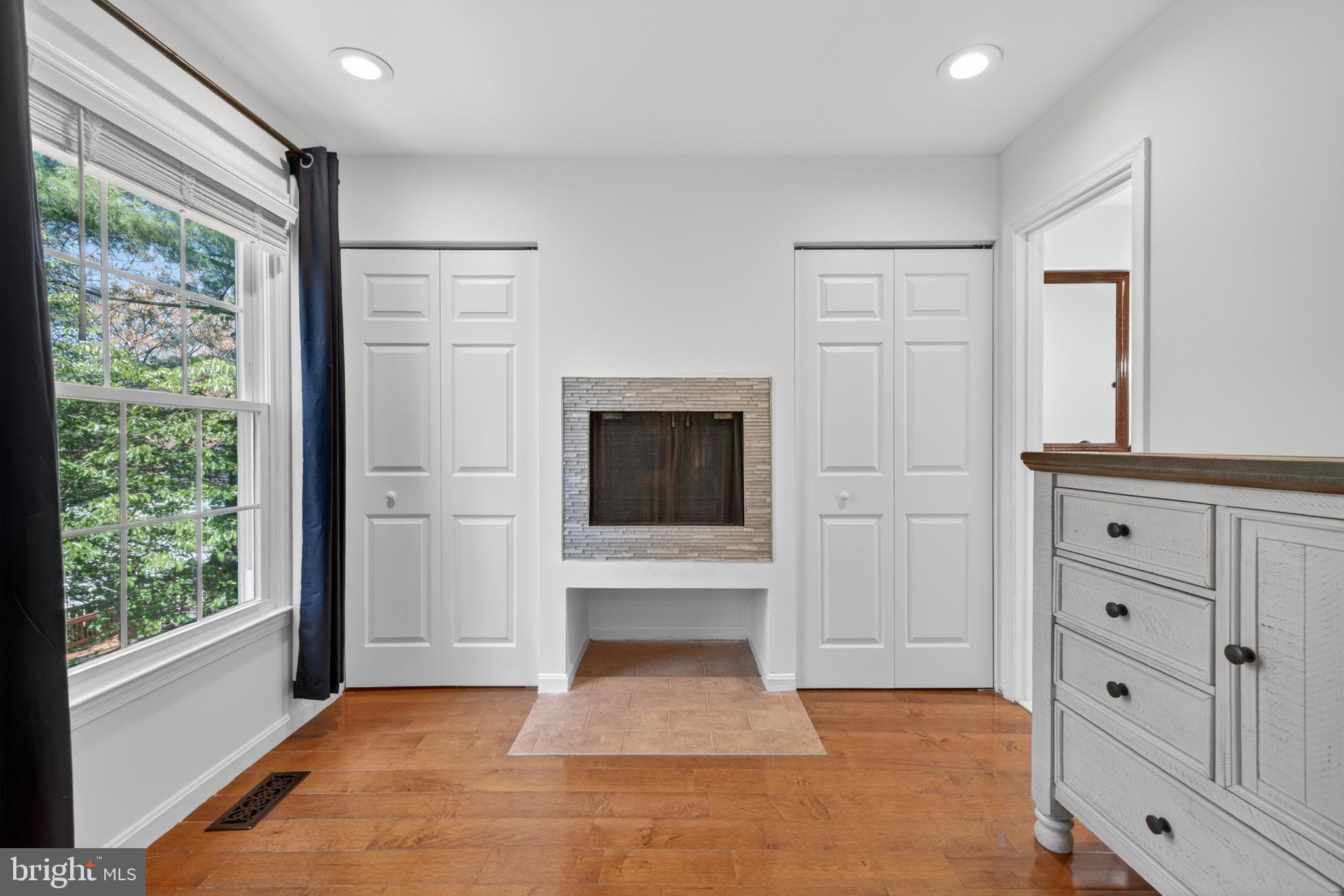 1327 CARLSBAD DRIVE