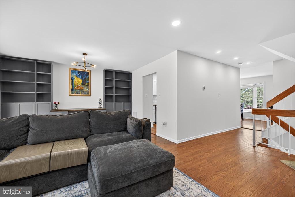 1327 CARLSBAD DRIVE