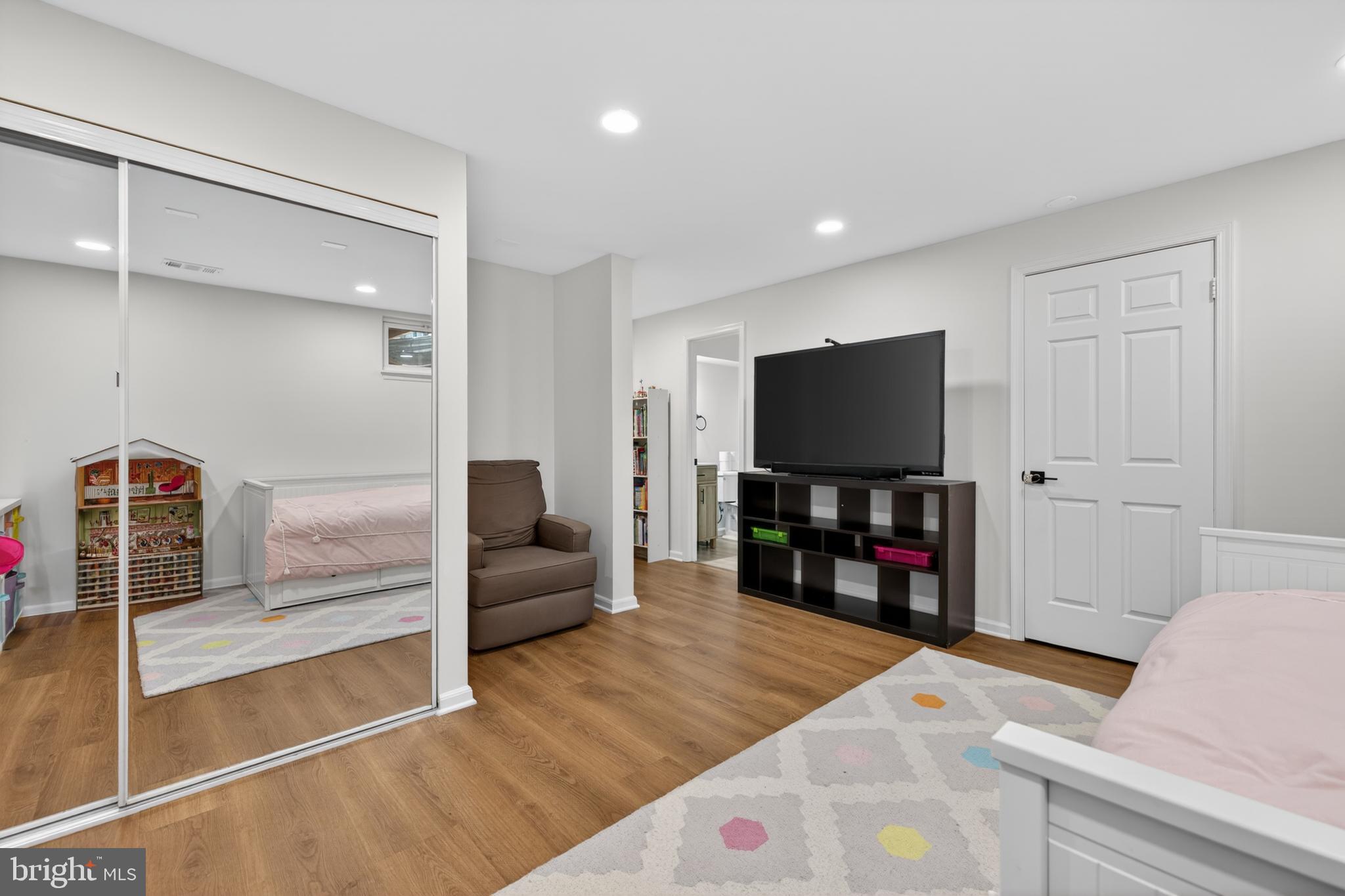 1327 CARLSBAD DRIVE