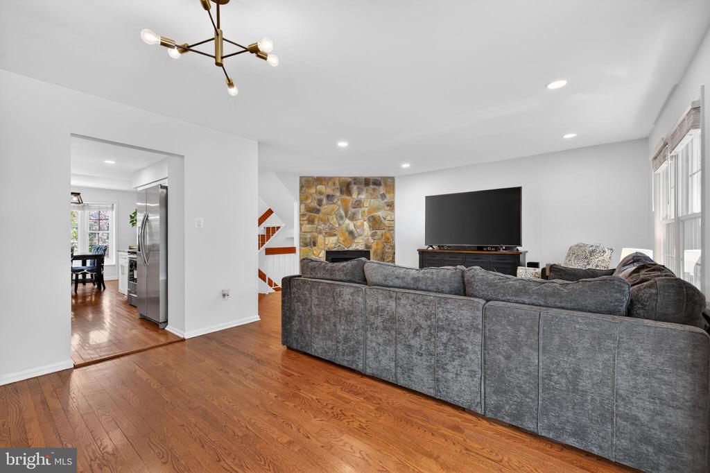 1327 CARLSBAD DRIVE