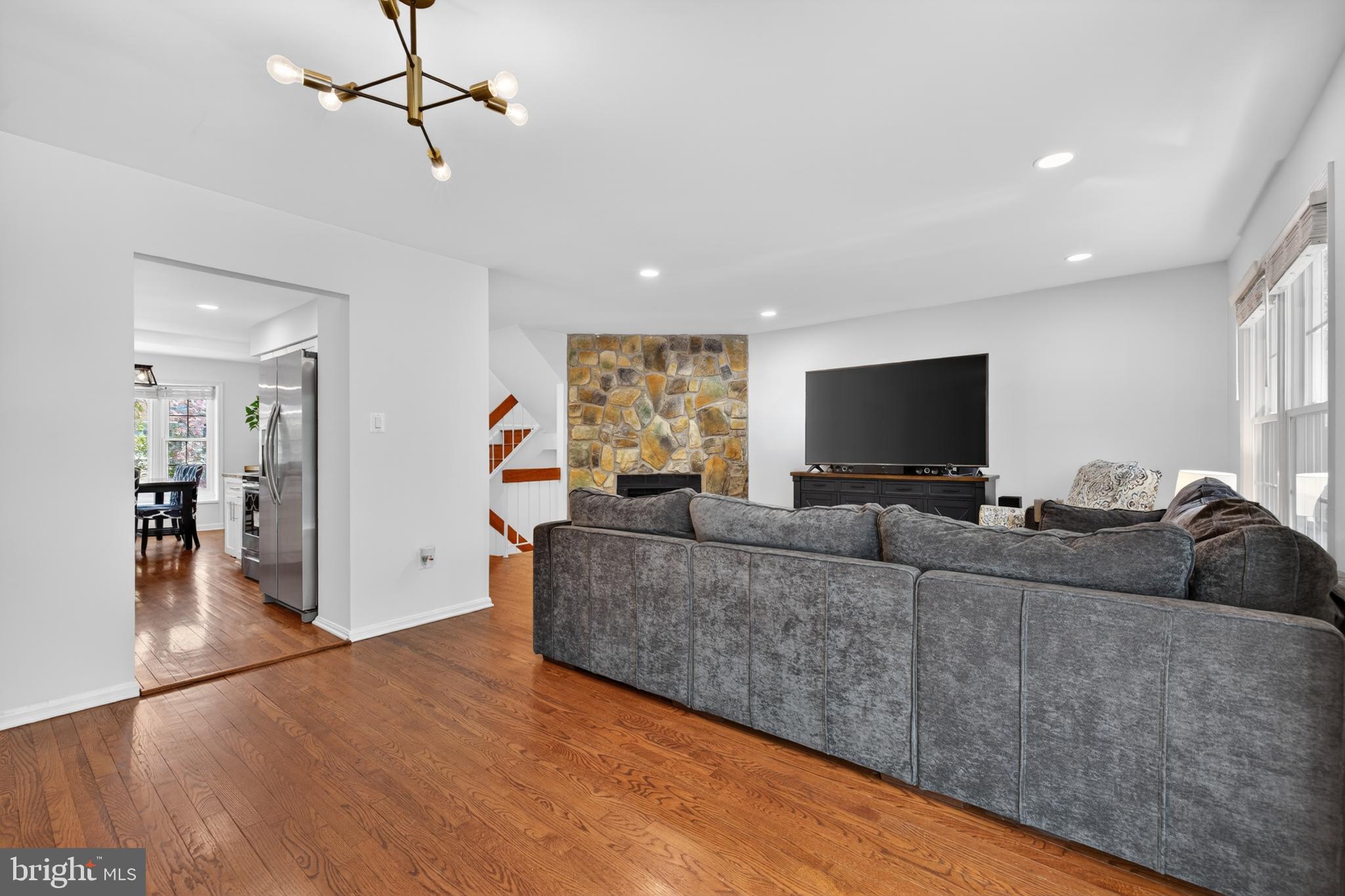 1327 CARLSBAD DRIVE