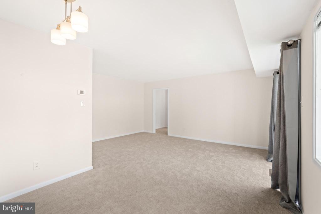 10630 MONTROSE AVENUE 104