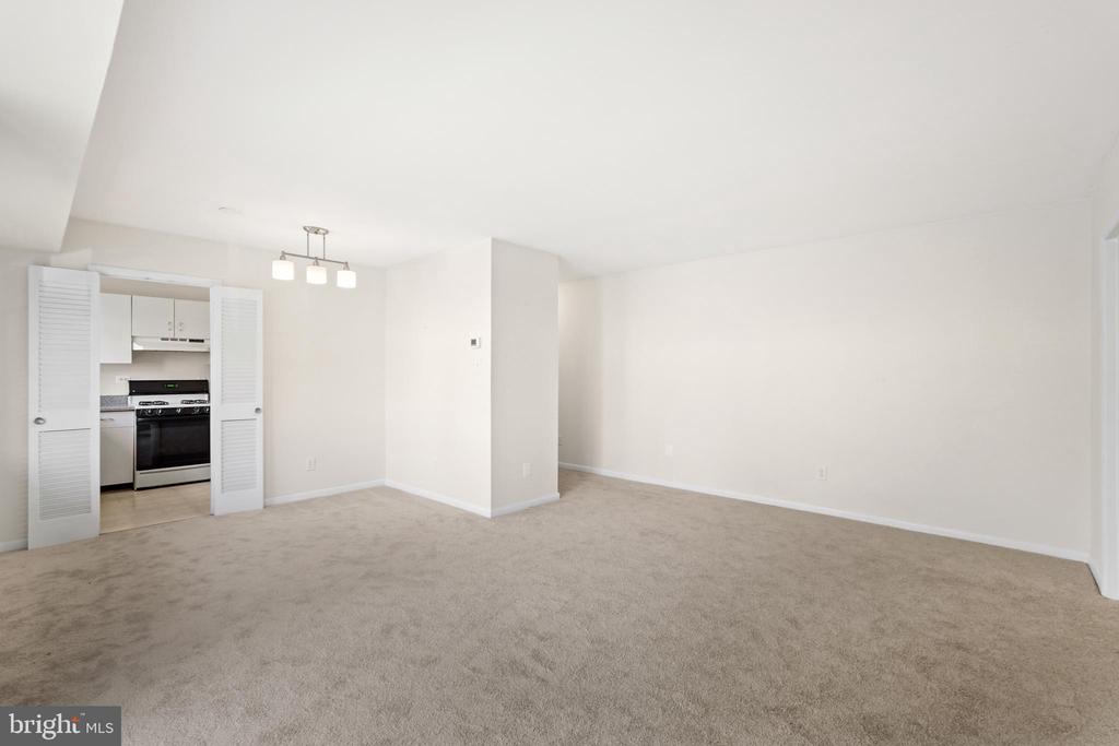10630 MONTROSE AVENUE 104